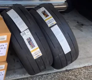 Which cars do 255 and 275 tires belong to